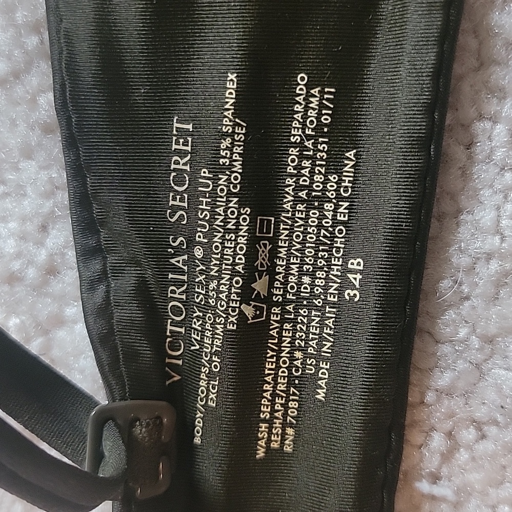 Victoria's Secret very sexy push up bra - Picture 2 of 2
